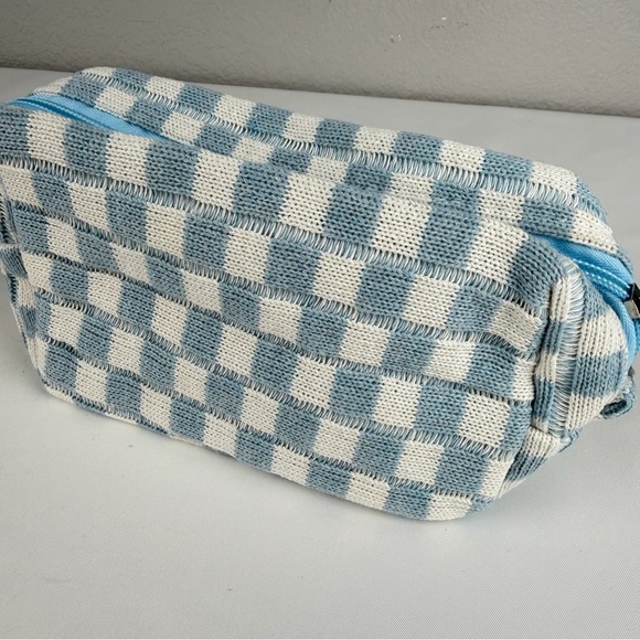 NWOT Blue White Checkered Knit Cosmetic Bag - Picture 5 of 8